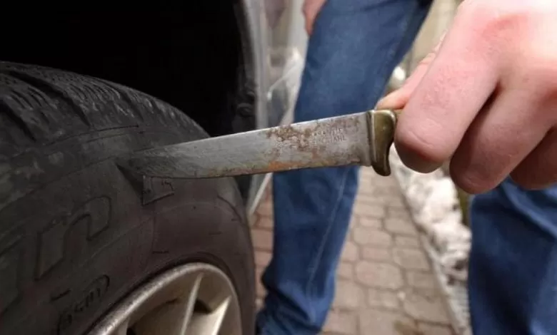 gesualdo taglia gomme auto ex coltello denunciata