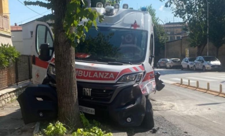 Incidente Avellino ambulanza